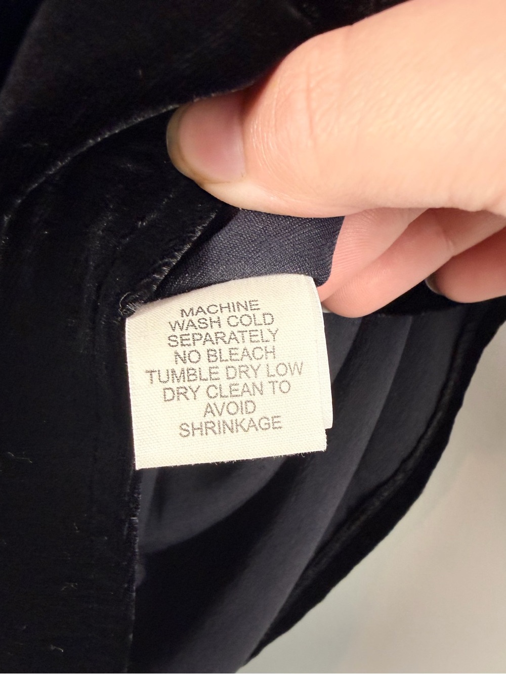 Eileen Fisher Black scoop neck silk blend velvet tank size small - Picture 4 of 6